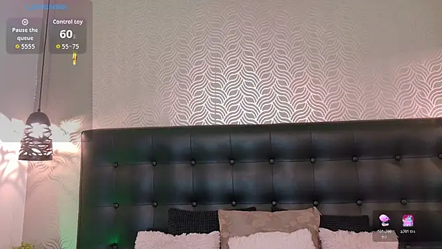 Sharonevanss  online show from 11.17.25