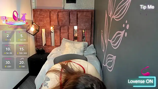 Isa Thompson   online show from 09.24.25