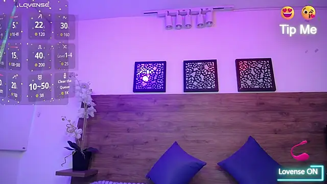 Snapshot of AlexandraCambell chatting on 09.08.25 AlexandraCambell online show from 09.08.25