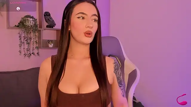 Snapshot of _CELESTE_MOORE chatting on 09.08.25 CELESTE MOORE online show from 09.08.25