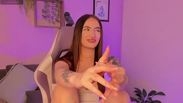 Snapshot of _CELESTE_MOORE chatting on 10.24.25 CELESTE MOORE online show from 10.24.25