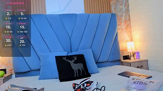 angel  red  online show from 09.17.25