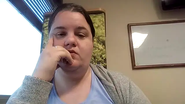 Snapshot of LittleBunny3 chatting on 09.12.25 LittleBunny3 online show from 09.12.25