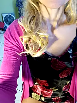 Snapshot of Monella78 chatting on 11.10.25 Monella78 online show from 11.10.25