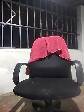 Snapshot of Bosssweet22cm chatting on 11.10.25 Bosssweet22cm online show from 11.10.25