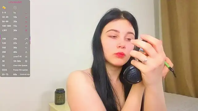 Snapshot of EnricaElis chatting on 04.17.26 EnricaElis online show from 04.17.26