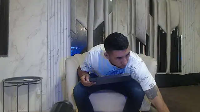 Morganandmegan online show from 10.06.25