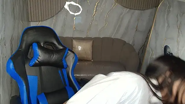 Snapshot of martina1_r chatting on 09.19.25 martina1 r online show from 09.19.25