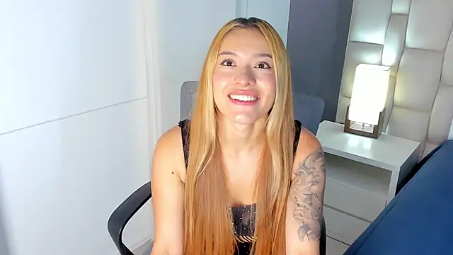 Snapshot of LexxyBunny_ chatting on 09.29.25 LexxyBunny online show from 09.29.25