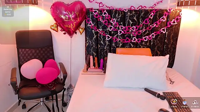 Snapshot of evvaa_moon69 chatting on 02.12.26 evvaa moon69 online show from 02.12.26