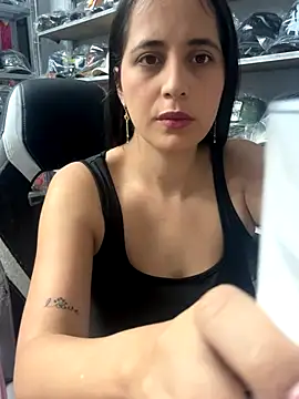 GiaDuque online show from 09.24.25