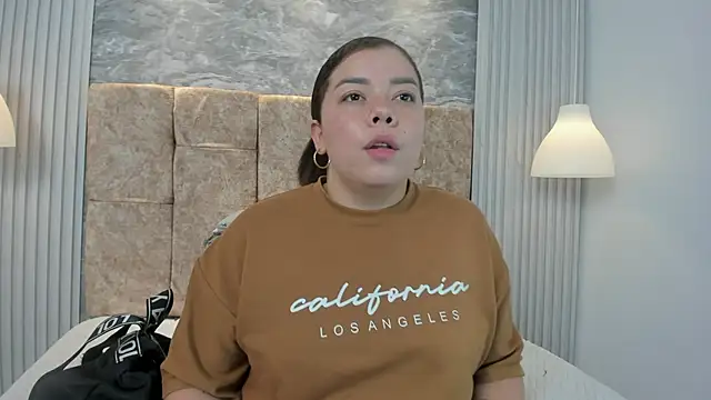 Snapshot of leilapons chatting on 09.14.25 leilapons online show from 09.14.25