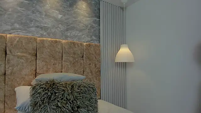 Snapshot of leilapons chatting on 09.19.25 leilapons online show from 09.19.25