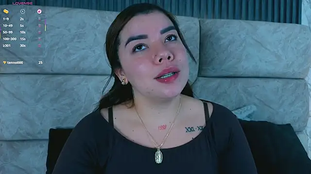 Snapshot of leilapons chatting on 04.12.26 leilapons online show from 04.12.26