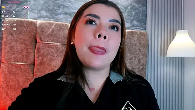 Snapshot of leilapons chatting on 04.15.26 leilapons online show from 04.15.26