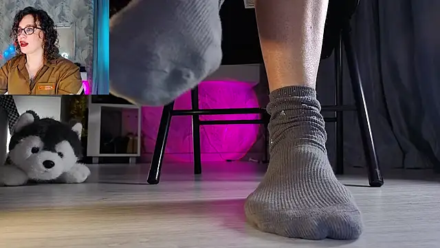 Feet Heelss online show from 01.06.26