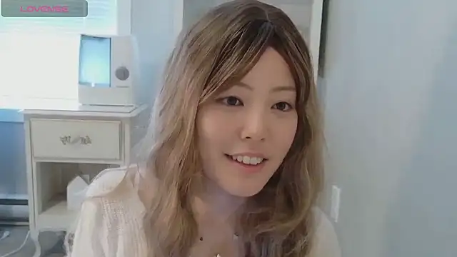 Snapshot of Nana_with chatting on 03.09.26 Nana with online show from 03.09.26