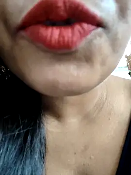 Snapshot of Sofia-ex chatting on 10.21.25 Sofia-ex online show from 10.21.25