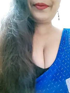 Snapshot of Sofia-ex chatting on 10.29.25 Sofia-ex online show from 10.29.25