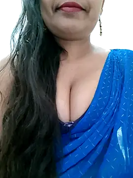 Snapshot of Sofia-ex chatting on 11.19.25 Sofia-ex online show from 11.19.25