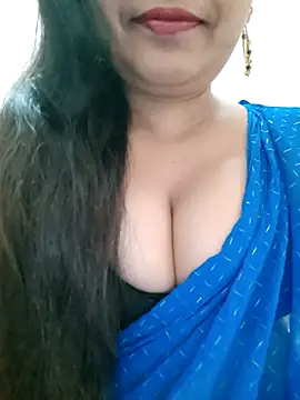 Snapshot of Sofia-ex chatting on 11.24.25 Sofia-ex online show from 11.24.25