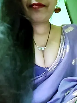 Snapshot of Sofia-ex chatting on 12.18.25 Sofia-ex online show from 12.18.25