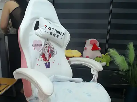 NANA 199k online show from 10.30.25