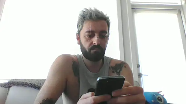 Snapshot of BlinkBoyRave chatting on 10.15.25 BlinkBoyRave online show from 10.15.25