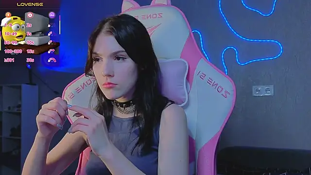 Sophie SkyAngel online show from 12.17.25