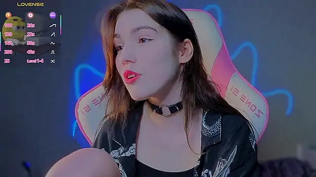 Snapshot of Sophie_SkyAngel chatting on 05.31.26 Sophie SkyAngel online show from 05.31.26