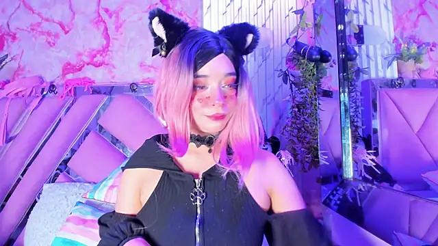 Snapshot of Akane_Hikari_ chatting on 12.04.25 Akane Hikari online show from 12.04.25