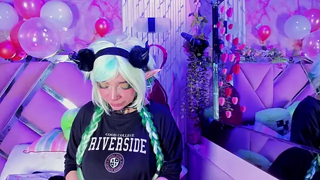 Snapshot of Akane_Hikari_ chatting on 02.13.26 Akane Hikari online show from 02.13.26