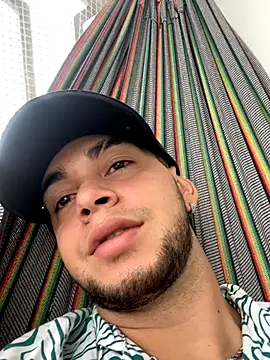 Snapshot of enzo_vittale03_ chatting on 09.11.25 enzo vittale03 online show from 09.11.25