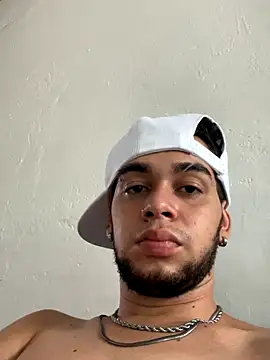 Snapshot of enzo_vittale03_ chatting on 09.22.25 enzo vittale03 online show from 09.22.25