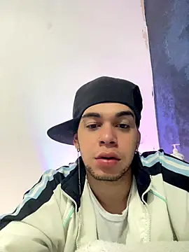 Snapshot of enzo_vittale03_ chatting on 01.06.26 enzo vittale03 online show from 01.06.26