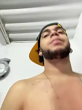 Snapshot of enzo_vittale03_ chatting on 02.05.26 enzo vittale03 online show from 02.05.26