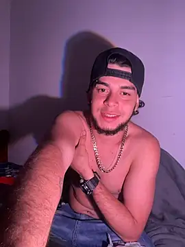 Snapshot of enzo_vittale03_ chatting on 02.18.26 enzo vittale03 online show from 02.18.26