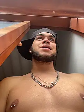 Snapshot of enzo_vittale03_ chatting on 03.01.26 enzo vittale03 online show from 03.01.26