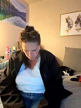 Snapshot of petalsexy chatting on 11.02.25 petalsexy online show from 11.02.25