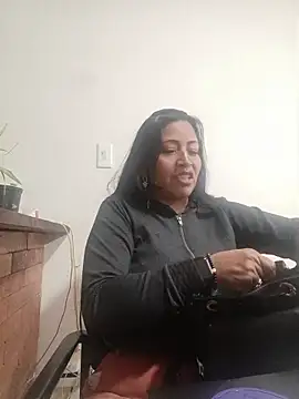 Snapshot of PAULA20- chatting on 10.11.25 PAULA20- online show from 10.11.25