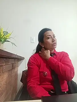 Snapshot of PAULA20- chatting on 10.15.25 PAULA20- online show from 10.15.25