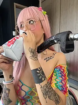 Snapshot of ValentinaBianchi chatting on 12.14.25 ValentinaBianchi online show from 12.14.25