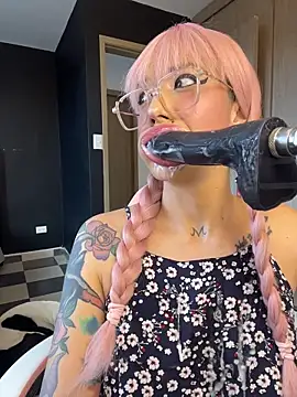 Snapshot of ValentinaBianchi chatting on 12.16.25 ValentinaBianchi online show from 12.16.25