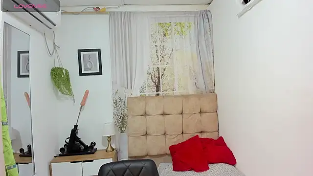 Vanessa Jenner online show from 03.24.26