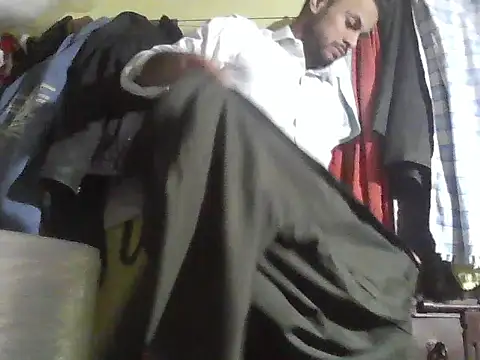 ursdreamperson online show from 12.04.25