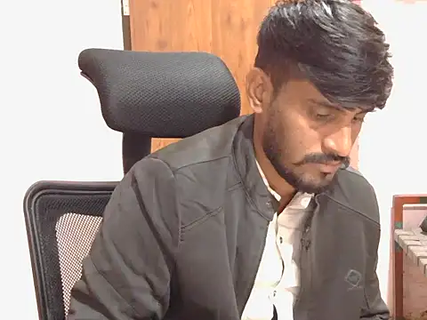 Snapshot of krishjaat43 chatting on 11.25.25 krishjaat43 online show from 11.25.25