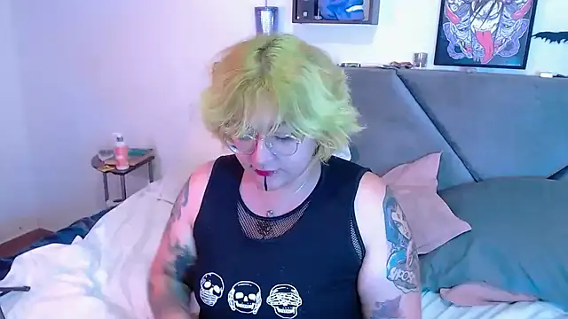 Snapshot of XxGreenGoodxX chatting on 02.02.26 XxGreenGoodxX online show from 02.02.26