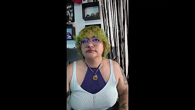 Snapshot of XxGreenGoodxX chatting on 02.13.26 XxGreenGoodxX online show from 02.13.26