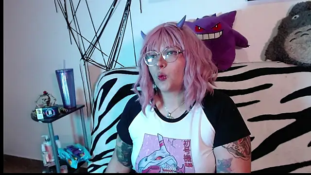 Snapshot of XxGreenGoodxX chatting on 02.25.26 XxGreenGoodxX online show from 02.25.26