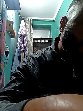 Snapshot of amitkumarkangra chatting on 10.08.25 amitkumarkangra online show from 10.08.25